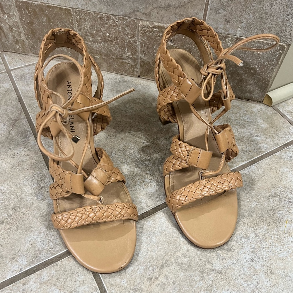 Antonio Melani tan heels size 8